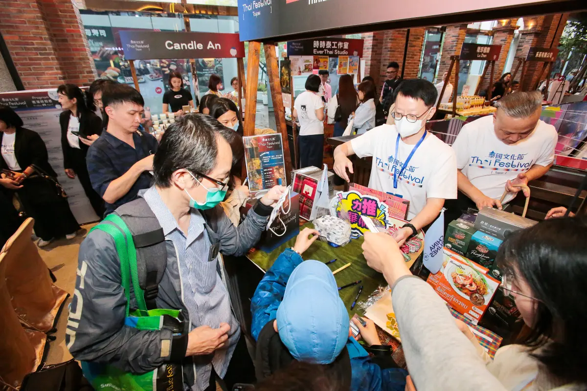 ▲4月25日至27日於遠百信義A13登場的「2025泰國文化節」帶來了泰國各地的原創品牌、人氣美食、天然香氛、美妝與文創商品等等，讓消費者感受到最純粹的泰式風情。（圖／業者提供）