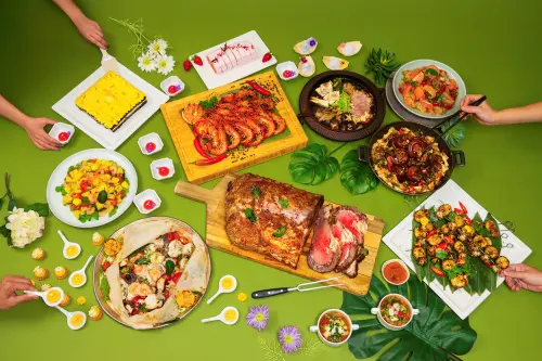 台北遠東香格里拉遠東Cafe即日起推出「歡饗春夏好食光」,嚴選當季鮮蔬與海陸珍味,午、晚餐每位1,580+10%元起。(圖/台北遠東香格里拉提供) ▲台北遠東香格里拉遠東Cafe即日起推出「歡饗春夏好食光」,嚴選當季鮮蔬與海陸珍味,午、晚餐每位1,580+10%元起。(圖/台北遠東香格里拉提供)