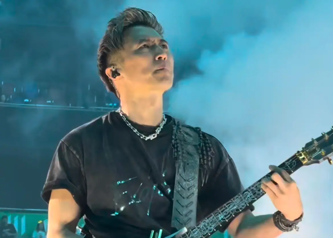 ▲港星謝霆鋒從24日起，在香港啟德體育園舉辦個人演唱會，昨(25日)晚間是第二場，有網友目擊王菲低調地出席，默默力挺男友的演唱會。（圖／取自微博）