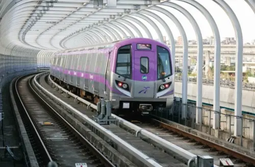 ▲機場捷運是不少國人要出國時必搭的大眾運輸工具，雙北人經常會在台北車站轉乘搭到桃園機場，不過這中間的路途總被嫌太遠。（圖/機捷提供）