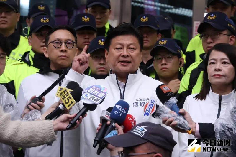 ▲國民黨立法院黨團總召傅崐萁今（26）日跟進喊罷免賴清德，抗爭到底！（圖／記者朱永強攝影）
