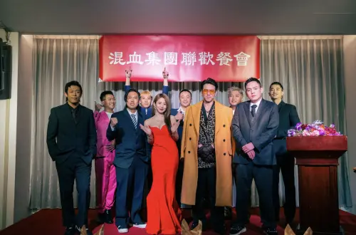 ▲玖壹壹拍攝新歌〈當我沒愛過〉MV（圖／混血兒娛樂提供）