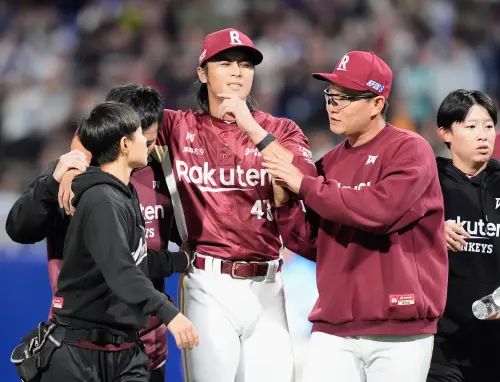 樂天桃猿呂詠臻在比賽中被董子恩強襲球打到頸部,緊急退場接受治療。(圖/樂天桃猿提供) ▲樂天桃猿呂詠臻昨日在中被董子恩強襲球打到頸部,緊急退場接受治療。(圖/樂天桃猿提供)