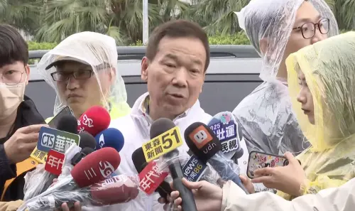 鍾小平「翻頁說」再惹怒小草！怒嗆：換你進去關我們再考慮
