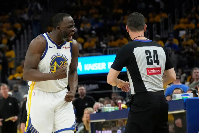 ▲休士頓火箭客場以93：104敗給金州勇士。賽後，Draymond Green和Jalen Green爆發衝突，Green疑似比出「開槍」手勢，引起爭議。（圖／美聯社／達志影像）