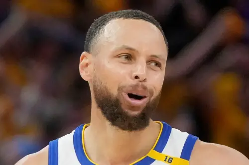 金州勇士Stephen Curry坦言對休士頓火箭的這個系列賽兩隊打得很慘烈,可能是近期他們打過「最難看的系列賽」。 ▲金州勇士Stephen Curry坦言對休士頓火箭的這個系列賽兩隊打得很慘烈,可能是近期他們打過「最難看的系列賽」。(圖/美聯社/達志影像)