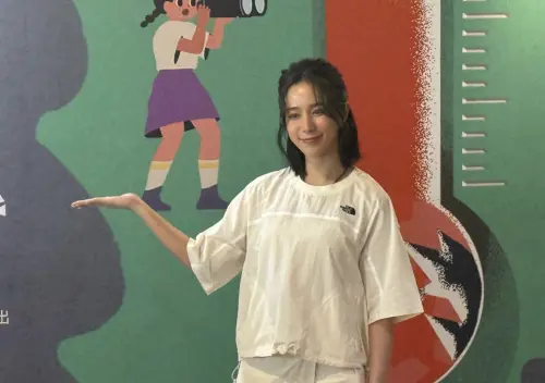 ▲温貞菱在帛琉為《下課花路米》全球暖化系列出外景，笑言人品爆發到一堆難得一見的生態奇景都看到了。（圖／記者蘇詠智攝）