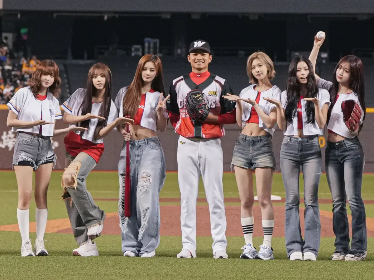 ▲韓國人氣女團、子瑜的師妹們NMIXX今（27）日宣布世界巡演追加場次，確定7月11日登上高雄巨蛋開唱，團體去年才來臺北大巨蛋開球，此次再訪台灣掀起高度關注，粉絲期待售票資訊曝光。（圖／DJB提供）