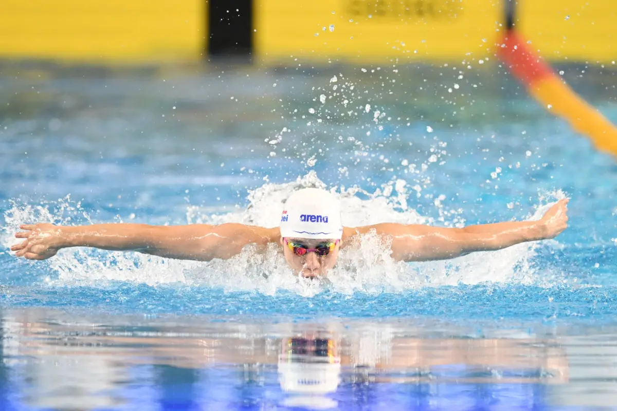 ▲「台灣蝶王」王冠閎帶傷出戰全大運50蝶，預賽游出24秒16打破全國紀錄，下午決賽再奪金，個人累積三金。（圖／長榮大學114全大運執辦提供）