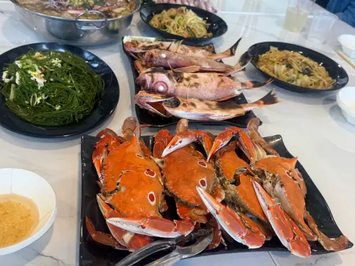 ▲龜吼漁港當地捕獲的花蟹、三點蟹、石蟳等肥美蟹種,變成「萬里蟹」品牌而闖出好口碑。(圖/新北漁樂快爆) ▲龜吼漁港當地捕獲的花蟹、三點蟹、石蟳等肥美蟹種,變成「萬里蟹」品牌而闖出好口碑。(圖/新北漁樂快爆)