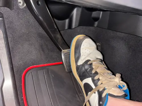 ▲煞車油太久沒更換，毀導致煞車無力，甚至煞車失靈等情況。（示意圖／記者張志浩攝）