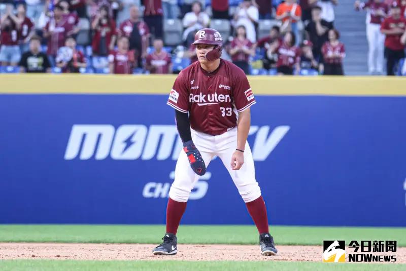 ▲樂天桃猿張趙紘敲出生涯首安、首打點，賽後笑說自己好像專打洋投。（圖／記者朱永強攝）