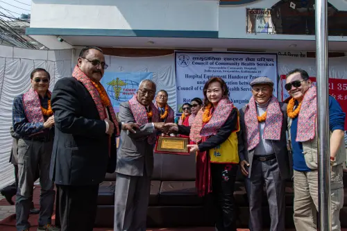 台北陽明扶輪社聯合9社捐醫療設備　送愛尼泊爾助防治疾病
