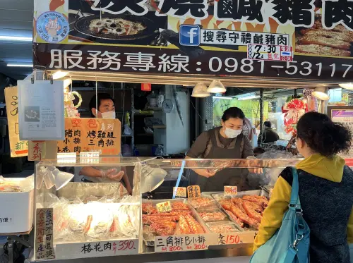 ▲豐原區第一市場指定攤商推9折優惠。（圖／台中經發局提供）