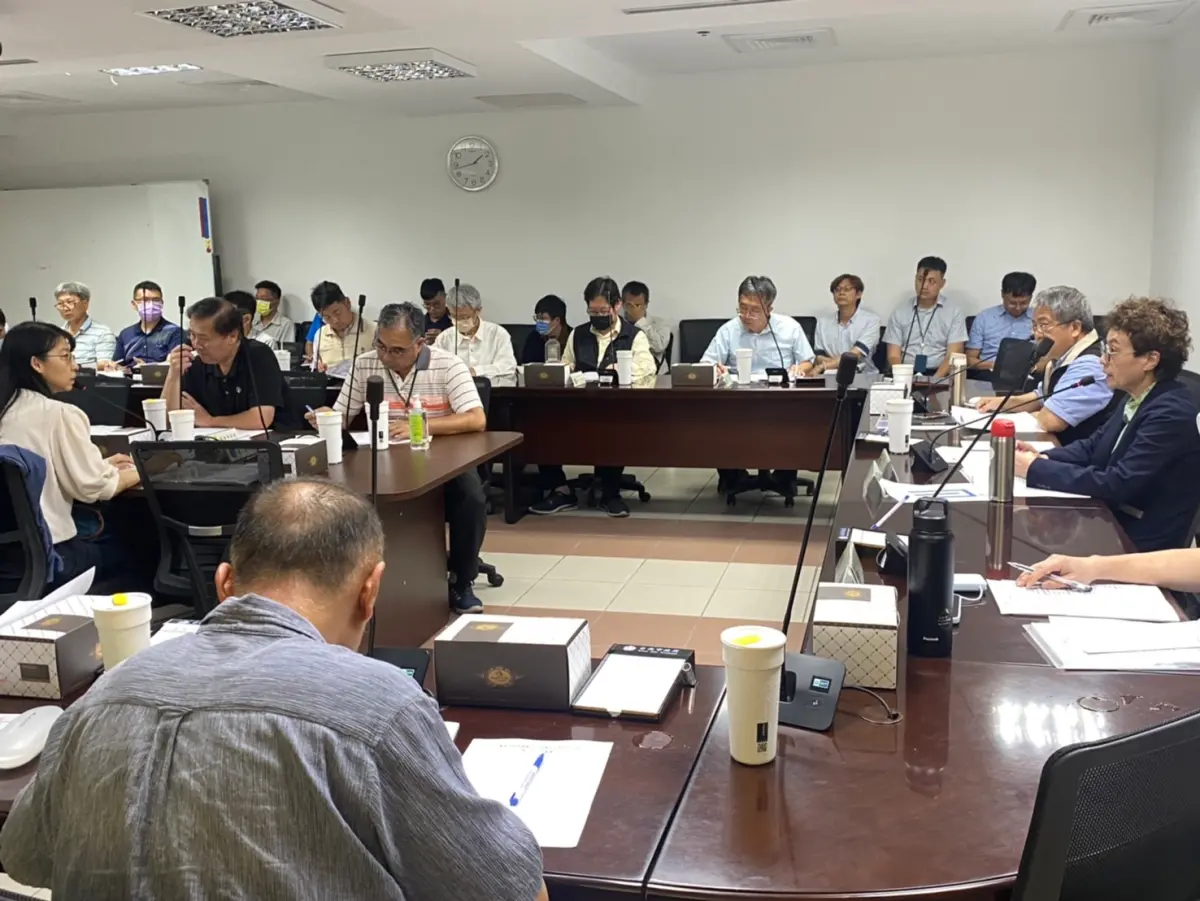 ▲臺南市政府今天召開「臺南市政府推動河川及海洋污染防治小組」會議，力拚119年達成無嚴重污染河段之願景。（圖／南市府提供）