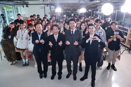 ▲由《NOWnews今日新聞》所製播的網路節目「鄉民大學問」，今（28）日舉辦粉絲見面會並邀請大學生參加並參與提問。（圖／記者葉政勳攝，2025.04.28）