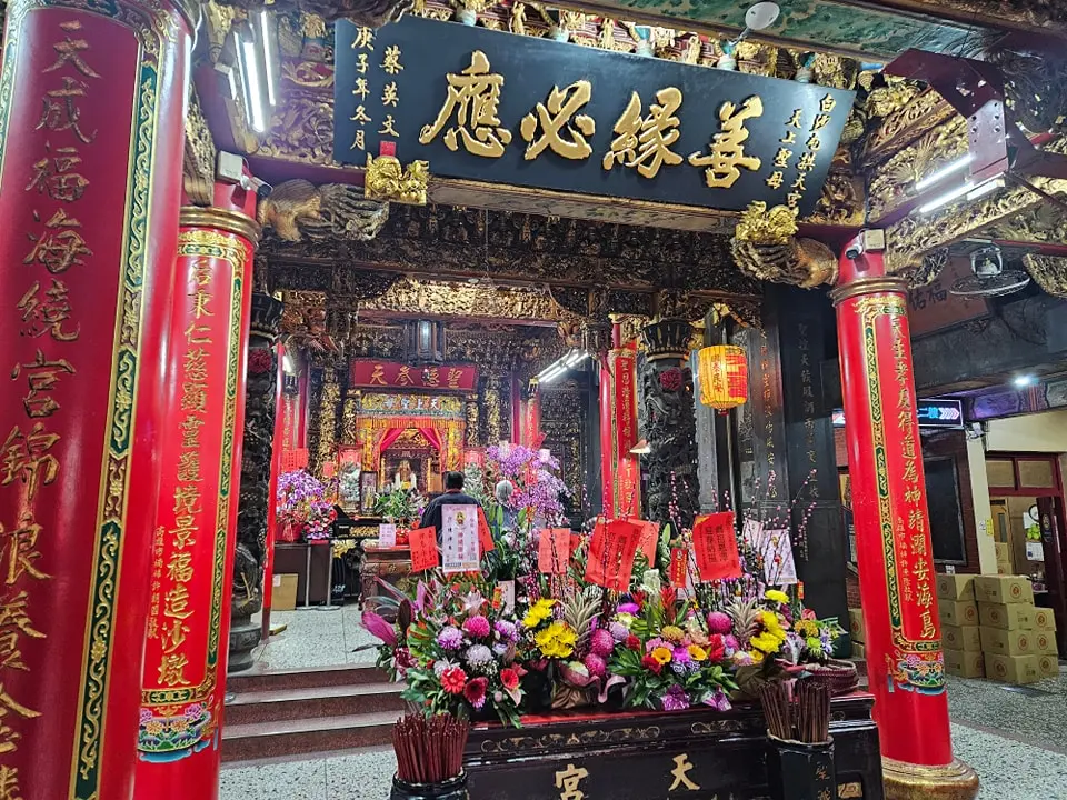 ▲苗栗白沙屯拱天宮「粉紅超跑」即將在5月1日深夜登轎啟程。（圖／翻攝自白沙屯拱天宮臉書粉專）