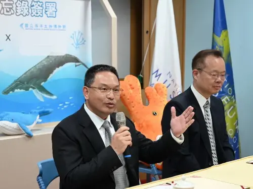 ▲海巡署南部分署分署長鳳運昇(左)致詞。(圖／海巡署南部分署提供) 