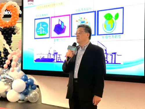 ▲台灣港務公司高雄港務分公司港務長陳祖強作專題演講。(圖/高雄港務分公司提供) ▲台灣港務公司高雄港務分公司港務長陳祖強作專題演講。(圖/高雄港務分公司提供)