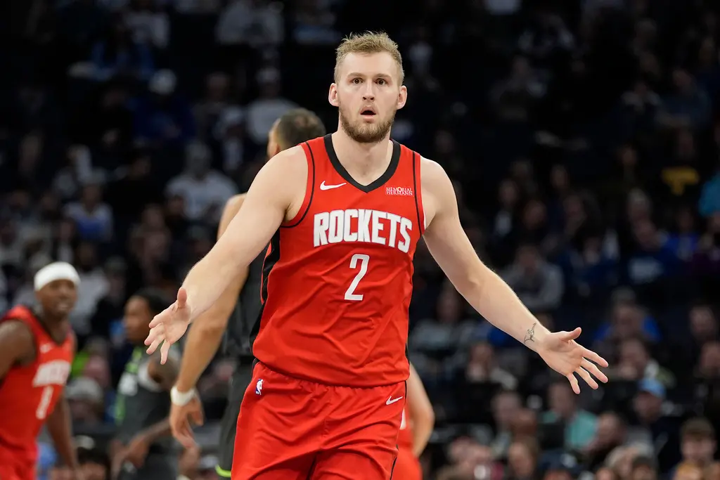 ▲根據ESPN最新模擬，勇士在G4的勝率達到59.7%，相較於火箭的40.3%，佔有明顯優勢。至於退無可退的火箭，此役中鋒Jock Landale有望復出，如此他們將可以有四名長人可用。（圖／美聯社／達志影像）