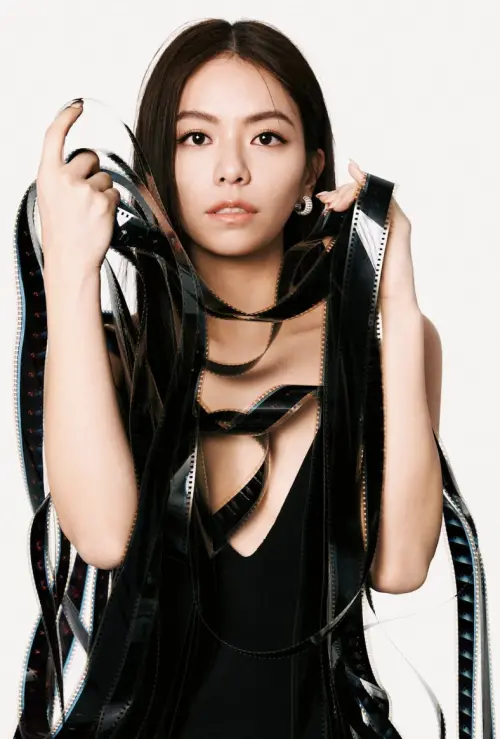 ▲宋芸樺被電影膠卷纏繞，自己在演藝之路上也和電影密不可分。（圖／台北電影節提供）