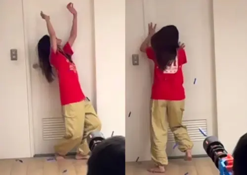 ▲因是兒子的生日，蘇慧倫（如圖）陪他玩「瘋狂愛的連射遊戲」，兒子拿玩具槍射擊媽媽，她苦笑喊：請小心使用。（圖／蘇慧倫臉書）