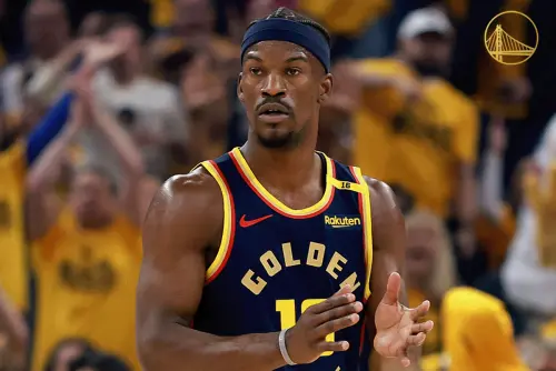 金州勇士在與休士頓火箭今(29)日進行系列賽G4,客場作戰的火箭想要避免對手聽牌,打得非常強硬,雙方比賽中多次發生衝突,兩隊激戰到末節,都沒有球隊能完全拉開比分,讀秒時刻,今天回歸的勇士球星Jimmy Butler五罰全中,幫助球隊以109:106拿下勝利,系列賽3:1勝利。Butler這一場拿到27分6助攻5籃板,攻守兩端都有出色演出。 ▲金州勇士在與休士頓火箭今(29)日進行系列賽G4,客場作戰的火箭想要避免對手聽牌,打得非常強硬,雙方比賽中多次發生衝突,兩隊激戰到末節,都沒有球隊能完全拉開比分,讀秒時刻,今天回歸的勇士球星Jimmy Butler五罰全中,幫助球隊以109:106拿下勝利,系列賽3:1勝利。Butler這一場拿到27分6助攻5籃板,攻守兩端都有出色演出。(圖/取自金州勇士X)