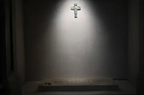 ▲已故前教宗方濟各地墓地，安葬在生前最喜愛的羅馬聖母大殿內。（圖／達志影像／美聯社）
