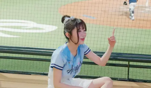 ▲富邦關鍵時刻雙殺出局,李珠珢傻眼全寫在臉上。(圖/little eyes YT) ▲富邦關鍵時刻雙殺出局,李珠珢傻眼全寫在臉上。(圖/little eyes YT)