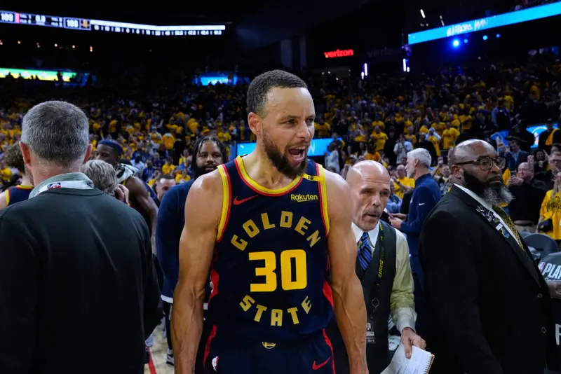 ▲金州勇士今（29）日在主場以109：106險勝休士頓火箭，在首輪季後賽取得3：1領先。這場硬仗，不僅讓勇士距離晉級西區準決賽僅差一勝，也見證了Stephen Curry迎來生涯季後賽的重要里程碑。（圖／美聯社／達志影像）