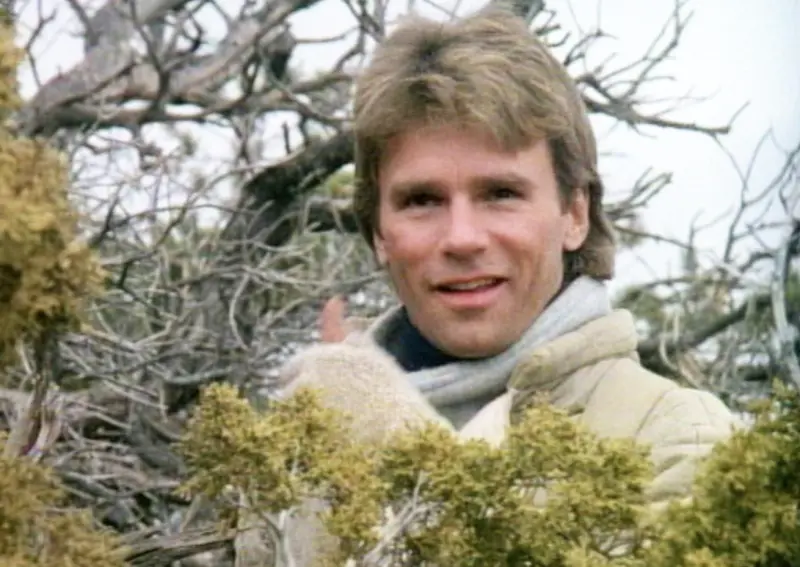 ▲李察狄恩安德森曾經因為主演《百戰天龍》影集中的男主角馬蓋先，受到台灣廣大觀眾歡迎，還曾拍攝台灣飲料的廣告。他現在75歲，外貌和年輕時當然已經有很大的不同，台灣粉絲不一定認得出他現在的樣子。（圖／摘自IMDb）