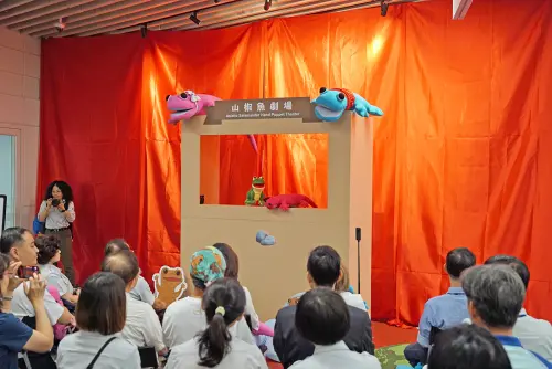 《走進雲霧森林 -探索山椒魚特展》每週五、六、日三天,甚至還有故事劇場可以觀賞。(圖/國立公共資訊圖書館) ▲《走進雲霧森林 -探索山椒魚特展》每週五、六、日三天,甚至還有故事劇場可以觀賞。(圖/國立公共資訊圖書館)