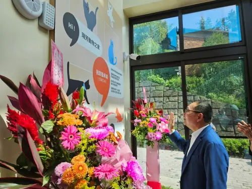 ▲市長侯友宜、農業部動物保護司副司長陳中興、各級民意代表、動保團體、寵物及獸醫師等相關公會團體今日共同為動物之家揭牌，期許宣傳動物保護意識，共同開啟瑞芳動物之家新氣象。