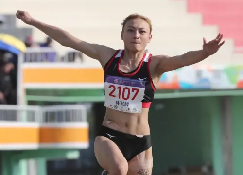 全大運／林玉婷「半路出家」三級跳破PB！　躍升台灣第3寫三連霸

