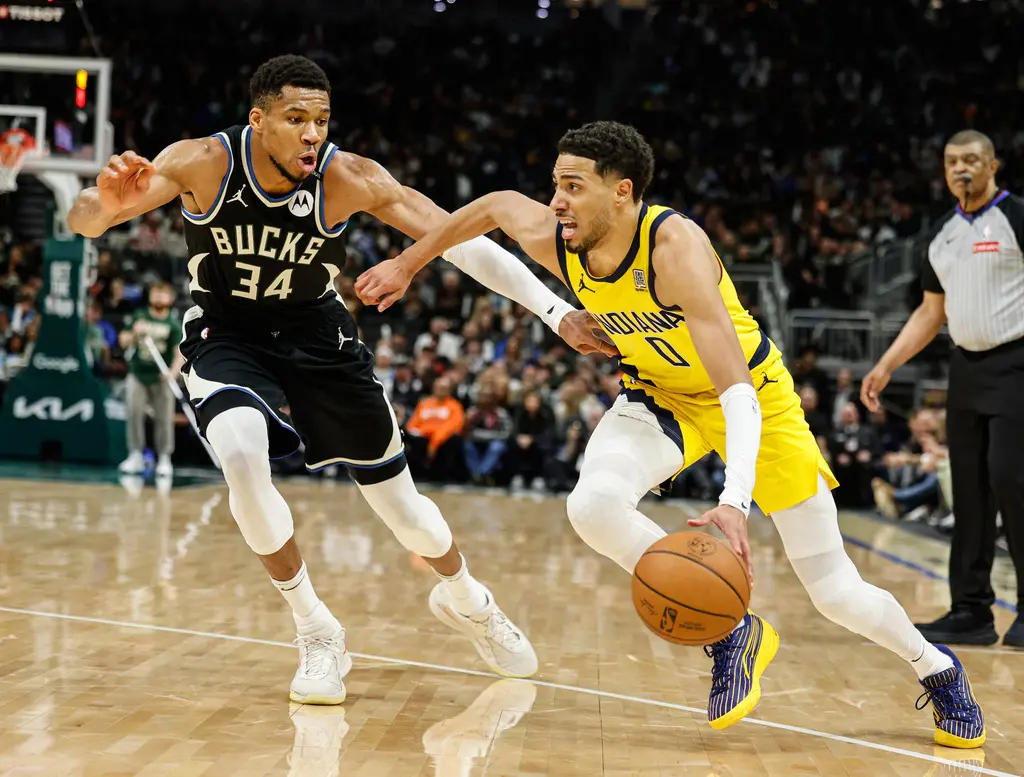 ▲NBA密爾瓦基公鹿今（30）日不敵印第安納溜馬，季後賽首輪遭淘汰，賽後Tyrese Haliburton的父親與Giannis Antetokounmpo起衝突，賽後Haliburton坦言自己父親的行為確實不當。（圖／美聯社／達志影像）