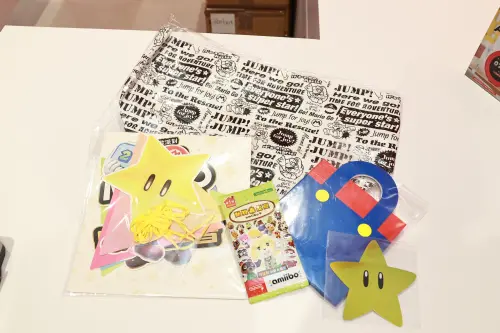 ▲開幕期間，在任天堂旗艦店購買商品，即可獲得多種贈品。（圖／記者吳翊緁攝）