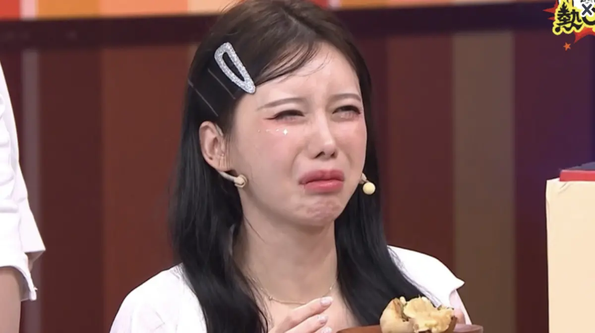 ▲韓籍啦啦隊女神李雅英（如圖）近日登上綜藝節目《11點熱吵店》，遭懲罰要吃「苦茶奶茶」、「大腸包榴槤」及「黃蓮薯條」，面露崩壞表情看上去十分難受，令李雅英苦笑喊：「夜市遊戲很好玩，但心情不好玩。」（圖／TBVS提供）