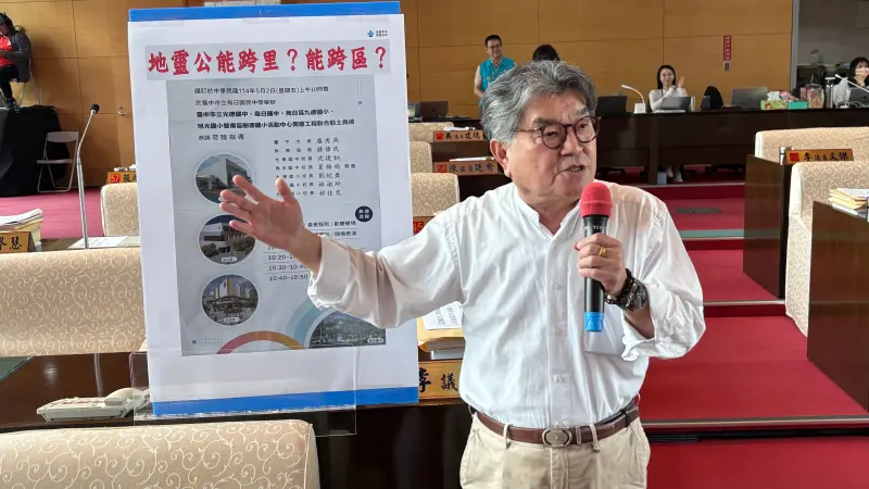 ▲台中市議員李中指出,所謂聯合動土典禮並不符合祭祀禮節。(圖/記者顏幸如攝,2025.04.30)