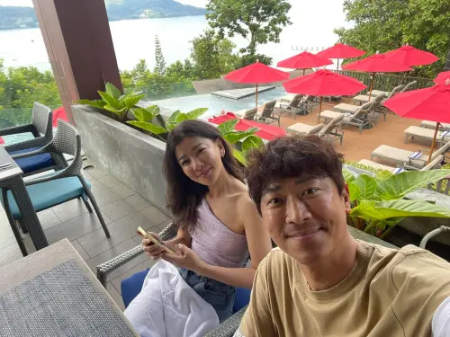 ▲侯昌明（右）因為曾雅蘭（左）身體出問題決定退休，陪老婆好好養身體。（圖／侯昌明臉書）