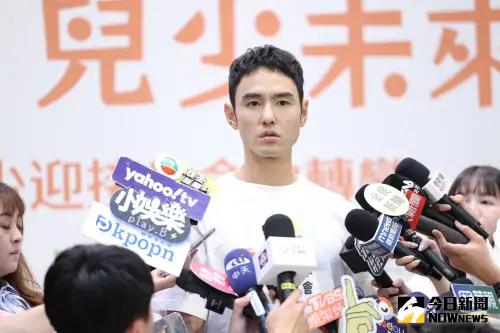 ▲42歲阮經天交了新的女朋友，對方身分是小他20歲的中國富家千金，兩人談著橫跨台、韓、中的遠距離戀愛。（圖／李政龍攝）