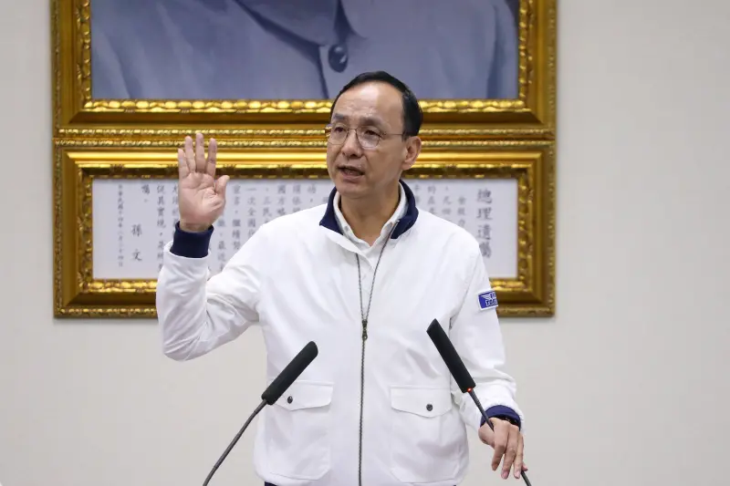 朱立倫「扯納粹」不認錯？敏感時機再發文網炸鍋　綠委竟幫道歉