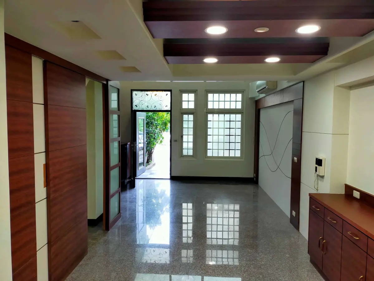 ▲今年受到股災衝擊和房貸限縮影響，平價宅標售買氣仍算穩定。圖為桃園市龜山區平價宅標售案件。（圖／翻攝自台灣金聯官網）