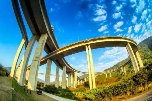 最美公路「橋聳雲天」10天2起墜橋！擬比照勤美星巴克出招防冤魂
