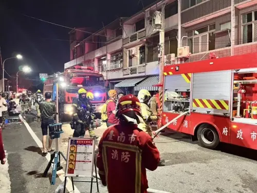 ▲台南高中生做火箭實驗，導致住家起火。（圖／翻攝畫面）