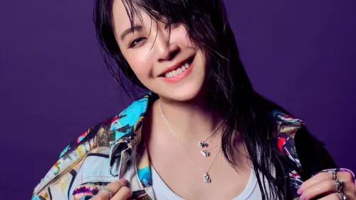 ▲黃小柔以其獨到的時尚眼光精準鎖Lucy’s經典摺紙系列,增加創意想法延伸推出「I Love Dog摺紙狗」系列飾品。(圖/品牌提供) ▲黃小柔以其獨到的時尚眼光精準鎖Lucy’s經典摺紙系列,增加創意想法延伸推出「I Love Dog摺紙狗」系列飾品。(圖/品牌提供)