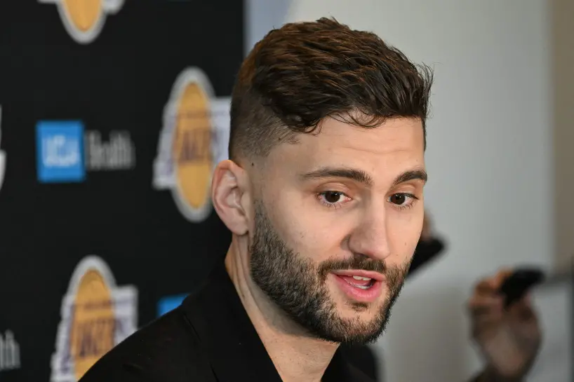 ▲根據外媒《BasketNews》報導，季中交易截止日與Luka Doncic一起來到洛杉磯的德國中鋒Maxi Kleber有望復出救場，成為湖人G5的「禁區救星」。（圖／美聯社／達志影像）