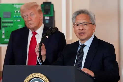 ▲黃仁勳與川普一同在白宮現身。(圖/美聯社/達志影像) ▲黃仁勳與川普一同在白宮現身。(圖/美聯社/達志影像)