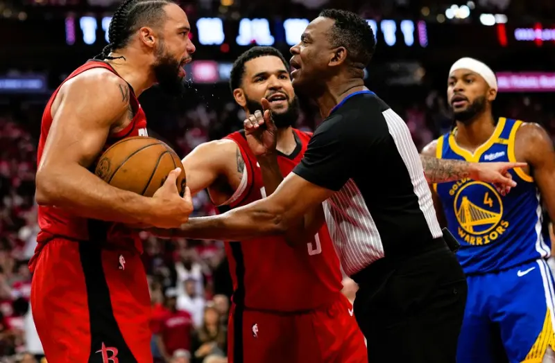 ▲火箭中鋒Alperen Sengun與勇士前鋒Trayce Jackson-Davis爆發激烈衝突，雙方臉貼臉對峙，場面一度火爆。（圖／美聯社／達志影像）