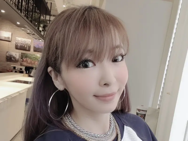 ▲Makiyo（如圖）日前在Podcast中爆料范范曾帶張韶涵參與「七仙女」聚會，透露圈內講求真誠，若不合群會被自然排除，辛辣內容引發熱議。（圖／翻攝自Makiyo臉書）