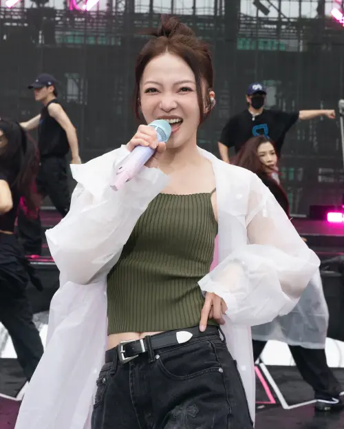 ▲Makiyo透露，范瑋琪曾帶著昔日好友張韶涵（如圖）前往「七仙女」聚會「被審核」。（圖／翻攝自張韶涵臉書）